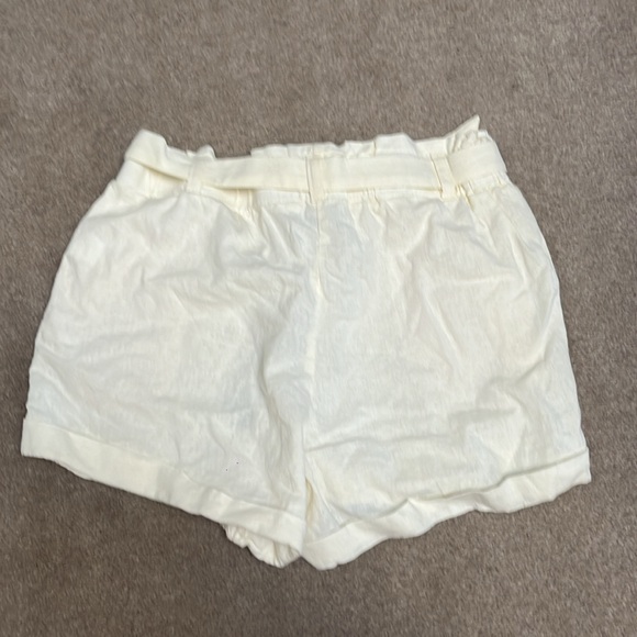 Light yellow paper bag short - Picture 2 of 2